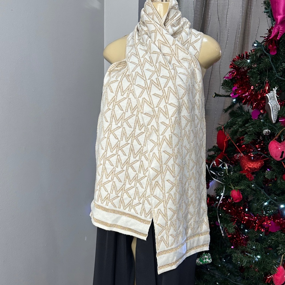 MICHAEL KORS MK Logo Scarf Muffler in White & Metallic Gold
